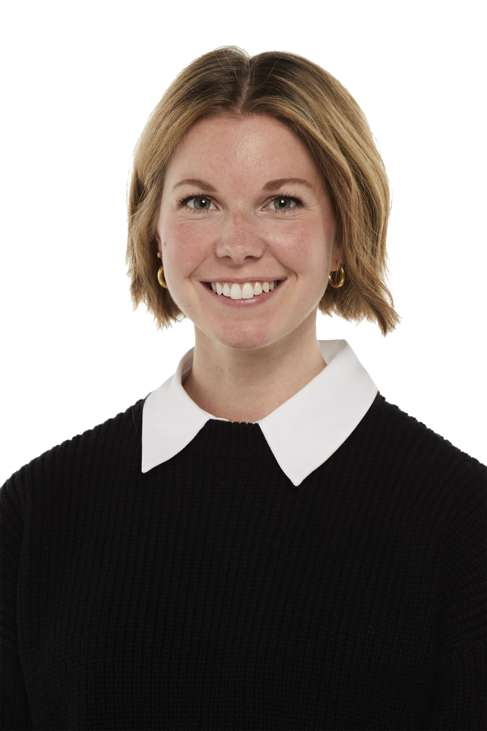 staff_0005_SamVeach_DirectorofMarketing sam headshot image